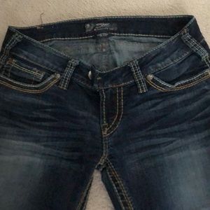 Silver jeans 28/33 low rise straight leg